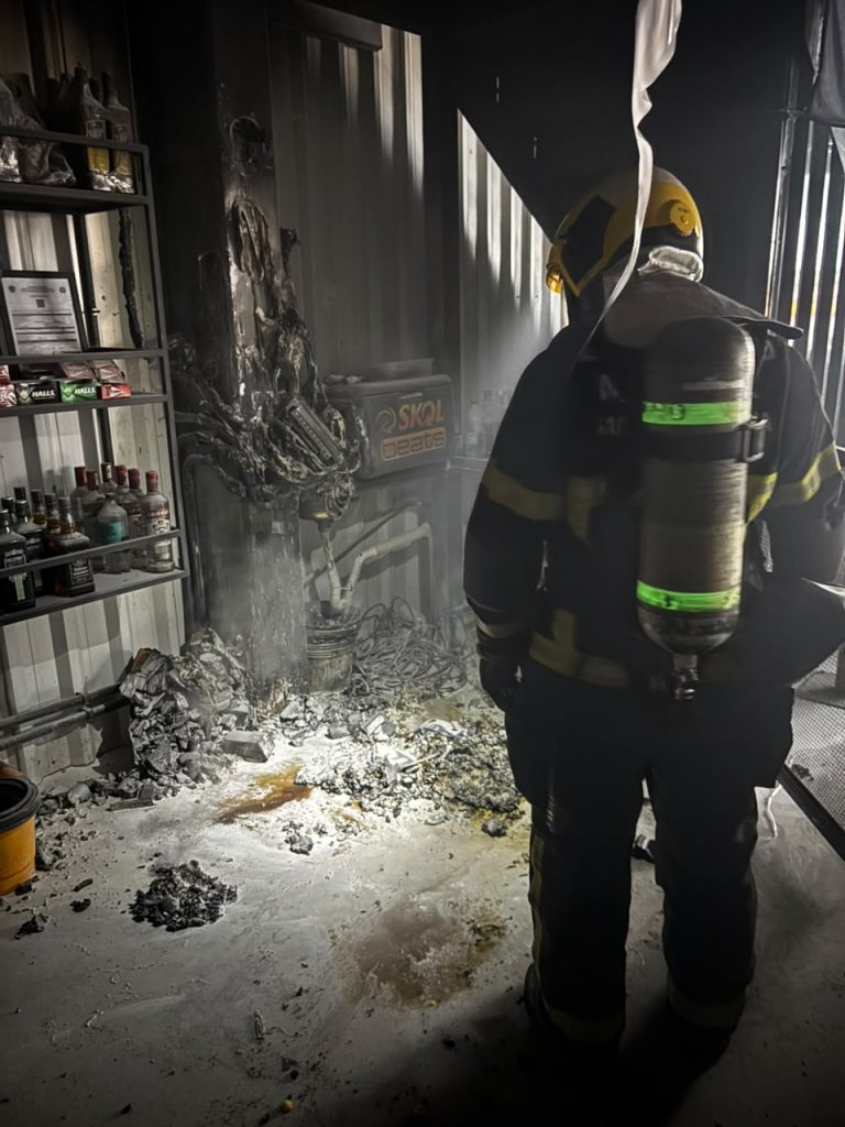 Princípio de incêndio atinge sede da torcida Os Tigres em Criciúma