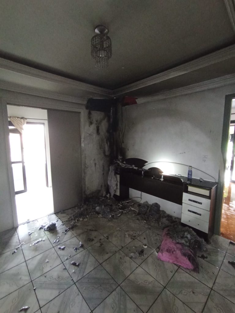 Incêndio em ar-condicionado atinge casa em Sombrio