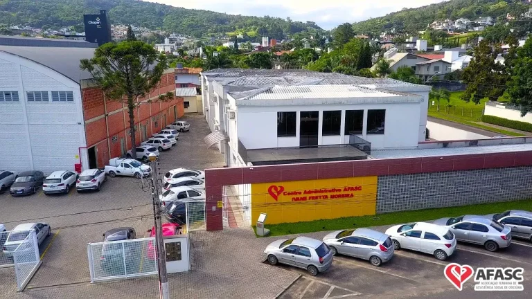 Suspeita de agressão psicológica mobiliza pais e PM em CEI da Afasc