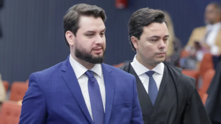 Juiz dos EUA diz que registro usado por Moraes para prender Martins é falso
