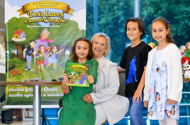 Após 30 anos na educação, professora lança o primeiro livro
