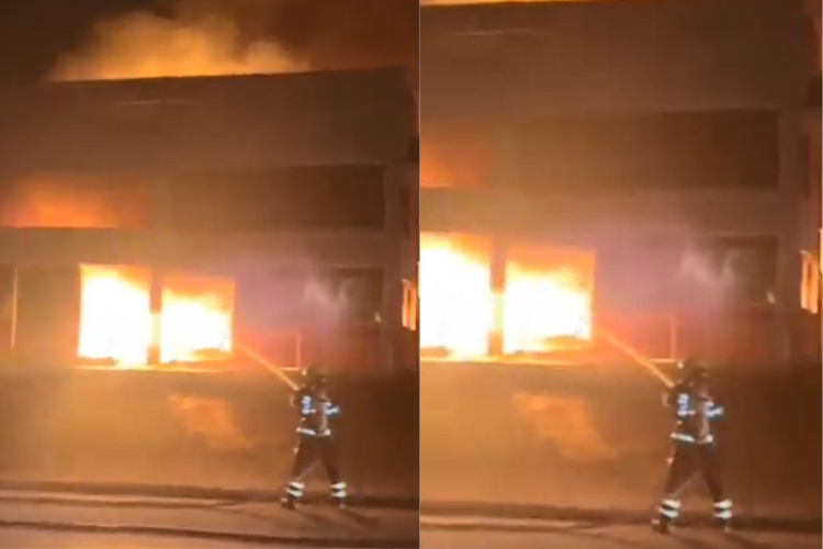 (VÍDEO) Fábrica de salgadinhos é destruída por incêndio na madrugada em SC