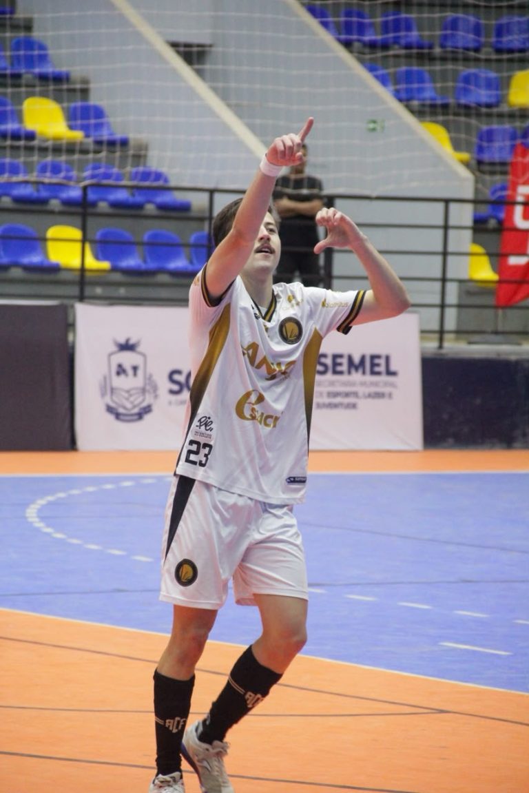 Criciúma Futsal encara decisões nos Jubs e na Copa SC
