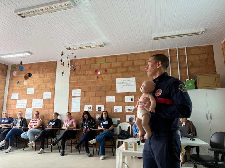 Mamaço reúne mães e reforça cuidados com bebês em Cocal do Sul