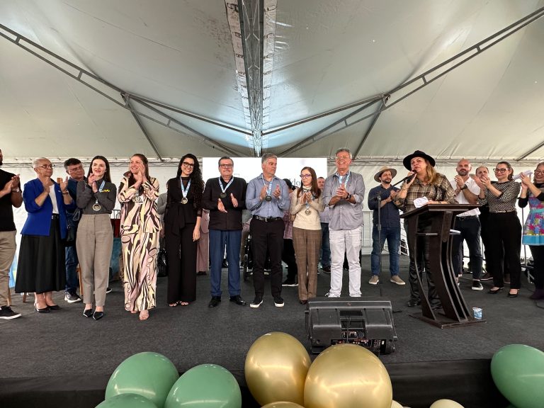 Emoção e casa cheia marcam inauguração da Cidade do Idoso em Içara