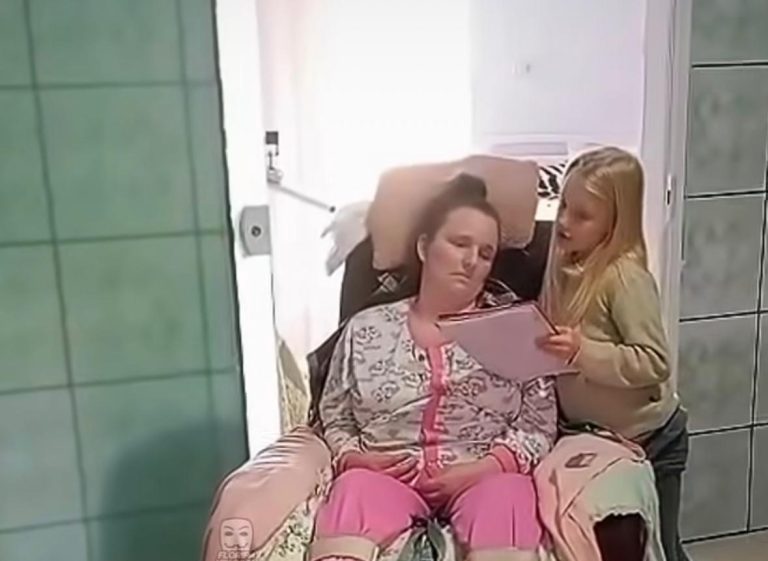 (Vídeo)Menina emociona a internet ao transformar rotina da mãe doente