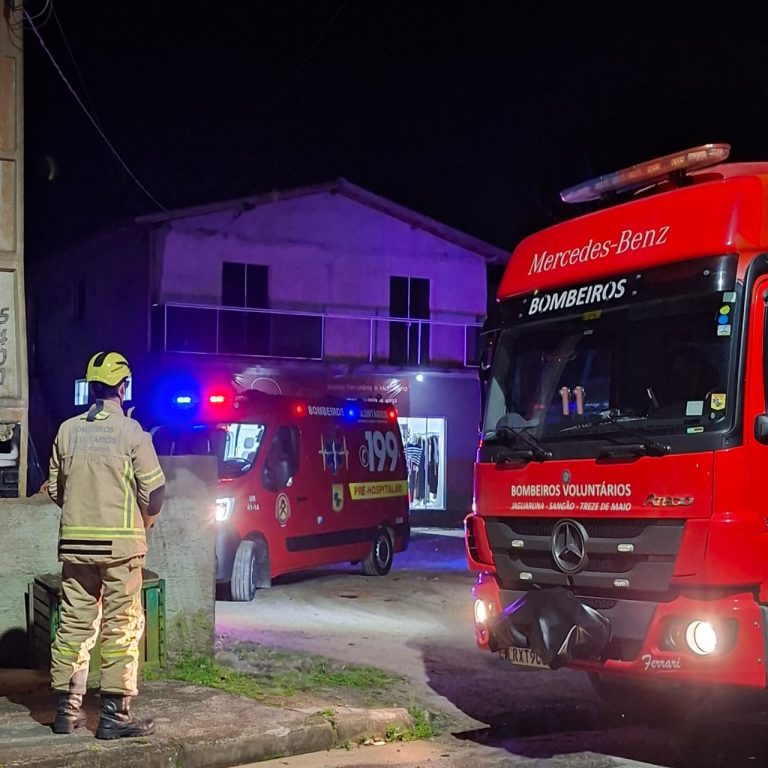 Homem fica ferido após cair de laje durante serviço em Jaguaruna