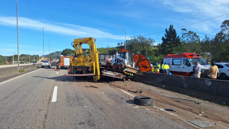 Dois acidentes em sequência na BR-101 deixam quatro feridos em Sombrio