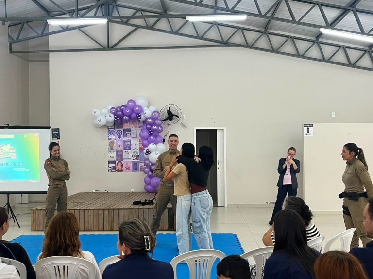 Município oferece aula de defesa pessoal para mulheres durante agosto lilás