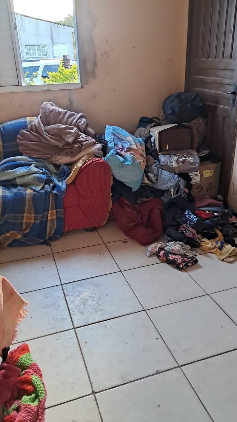 (FOTOS) Irmãos são resgatados após denúncia de negligência em Criciúma