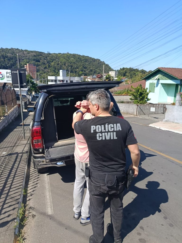 Homem que usava entidade para abusar sexualmente de adolescentes é preso