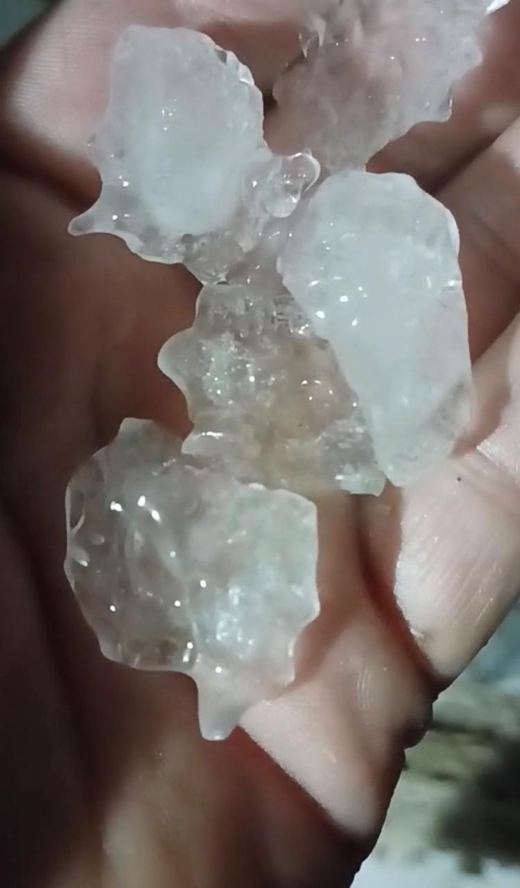 (Vídeos)Granizo atinge o Extremo Sul durante madrugada de chuva intensa