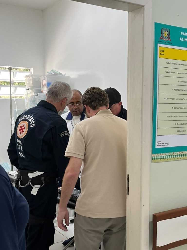 Saer transporta criança de 3 anos e mulher com suspeita de AVC a Criciúma