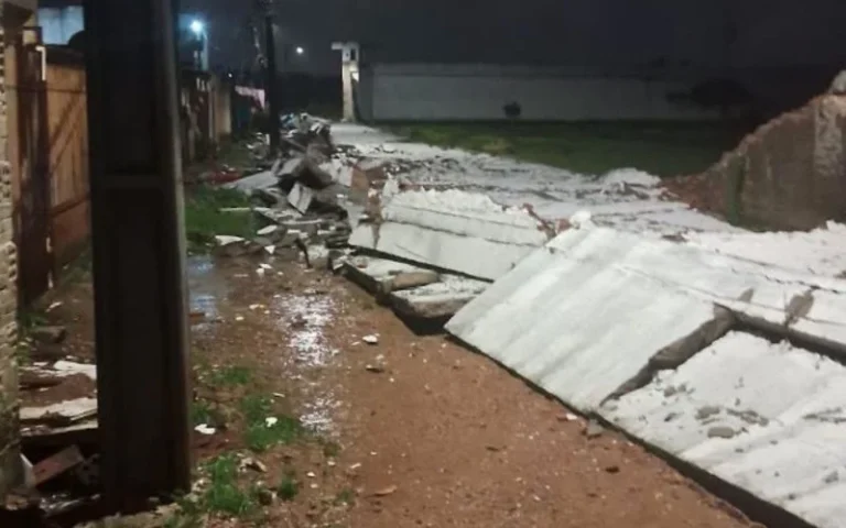 (VÍDEO) Muro de penitenciária de Pelotas desaba durante temporal no RS