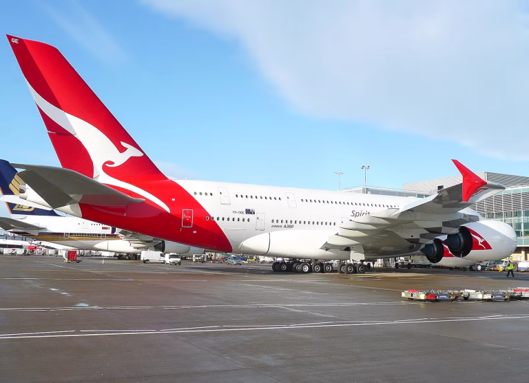 Técnicos esquecem equipamento na asa do maior avião de passageiros do mundo