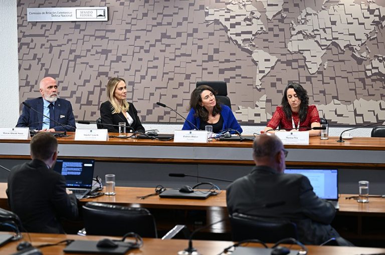 Marco legal da IA quer proteger jornalismo e direitos autorais
