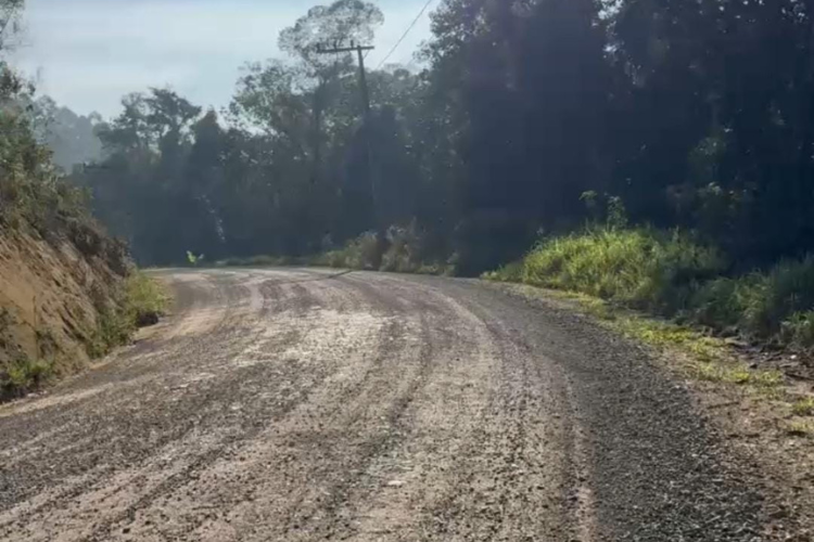 Siderópolis: Moradores do Montanhão cobram conclusão do asfalto