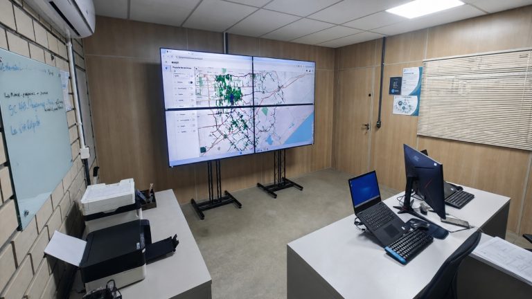 Prefeitura de Içara realiza teste de iluminação pública inteligente