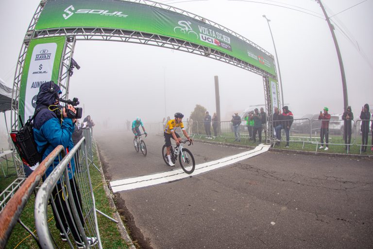 Javier Jamaica vence etapa da Volta Ciclística na Serra do Rio do Rastro