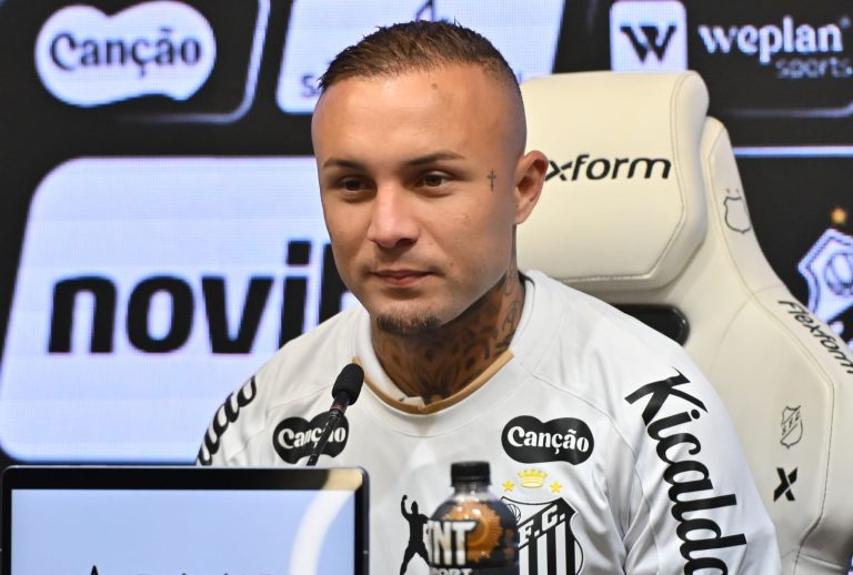 Cebolinha em apresentação ao Santos