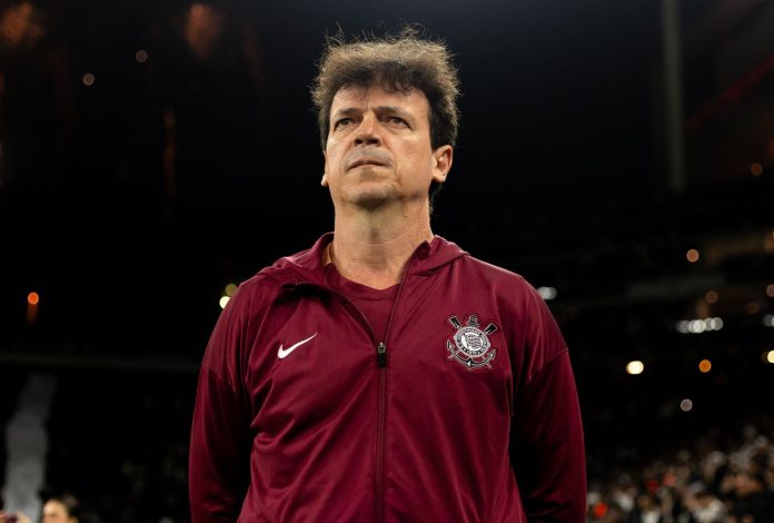 Diniz em Corinthians x Estudiantes pela Libertadores