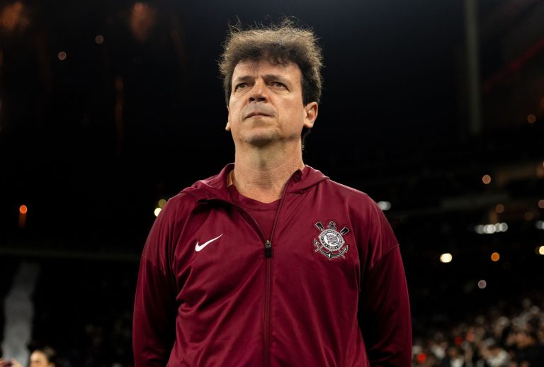 Diniz em Corinthians x Estudiantes pela Libertadores