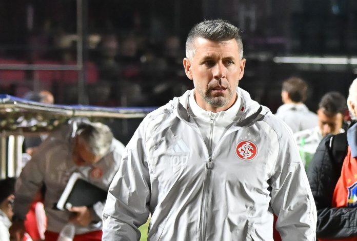 Pezzolano em São Paulo x Internacional