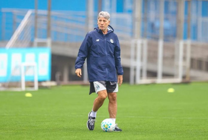 Renato Gaúcho em treino pelo Grêmio