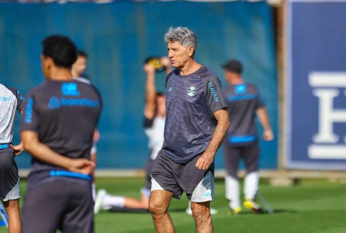 Renato Gaúcho em treino pelo Grêmio