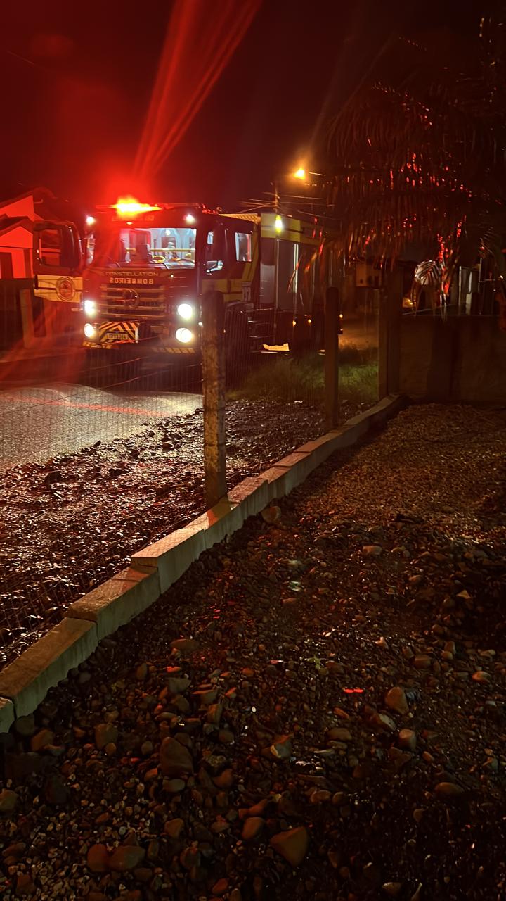 Princípio de incêndio em lixeiro mobiliza bombeiros em Forquilhinha