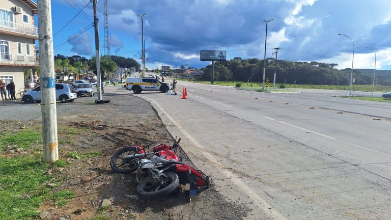 Idoso morre após colisão entre carro e motocicleta na SC-114