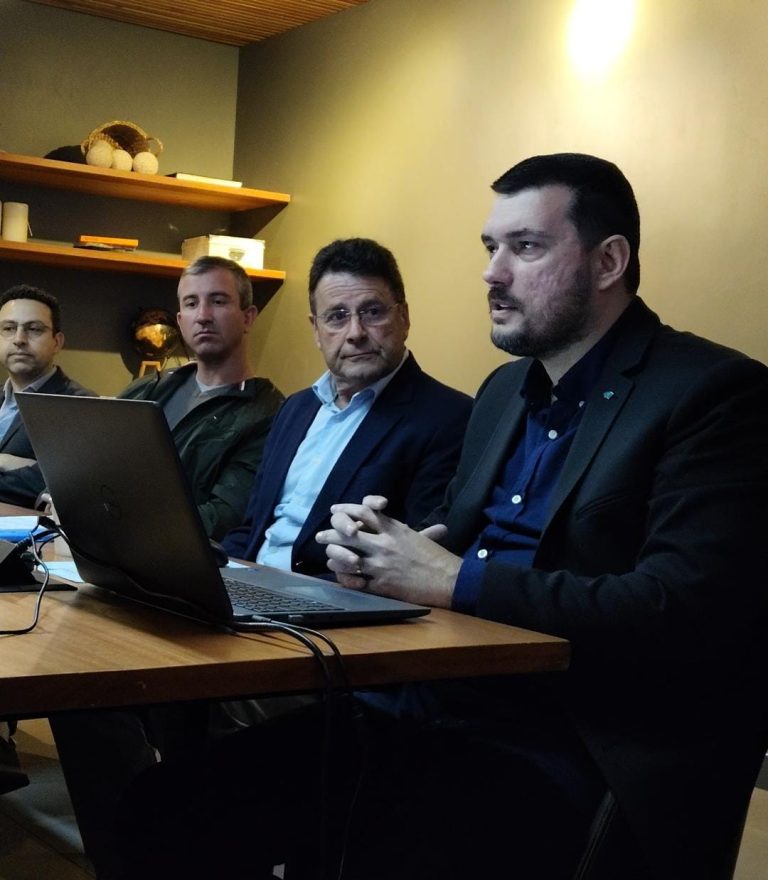 Reunião da Fenabrave-SC em Criciúma discute comércio automotivo