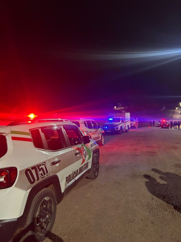 Mulher é morta a pedradas dentro de carro às margens da BR-282