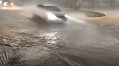 (VÍDEO) Chuva intensa provoca alagamentos em cidades do Oeste de SC