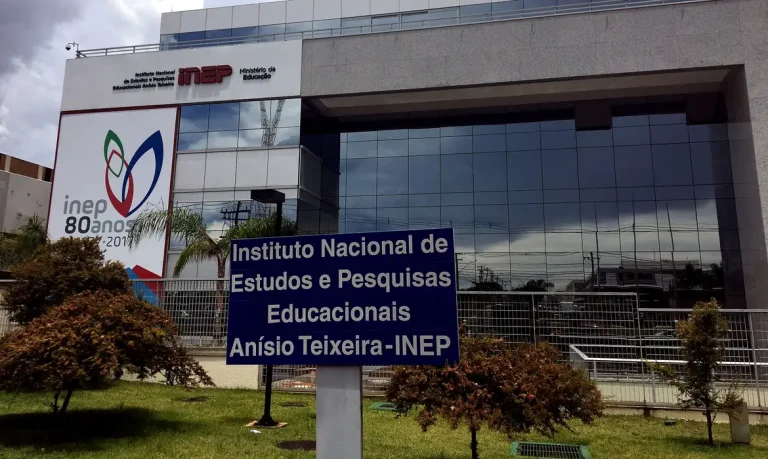 Cartões de inscrição no Enamed e Revalida estão disponíveis