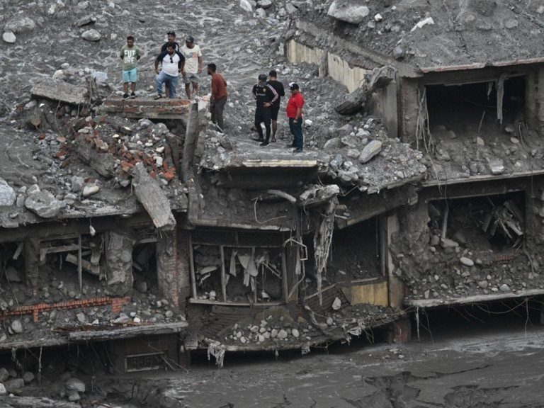 Mulher é encontrada viva no Nepal, mais de dez dias após avalanche
