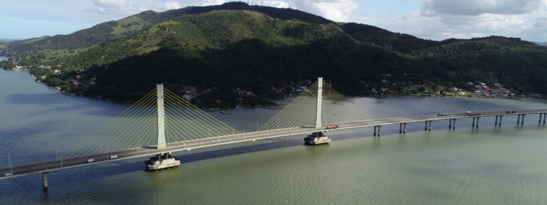 ViaCosteira realiza manutenção no pavimento da Ponte Anita Garibaldi 