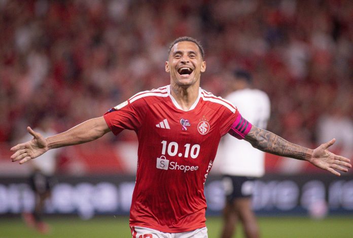 Alan Patrick, meia do Internacional