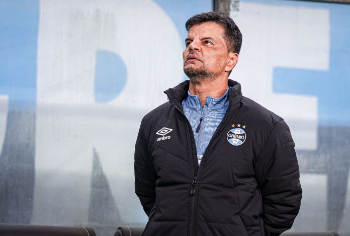 Alexandre Mendes quando foi técnico do Grêmio