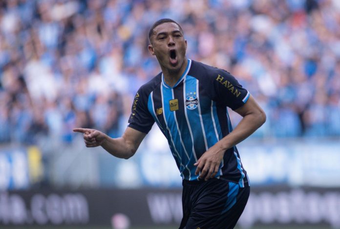 Carlos Vinícius em Grêmio x Cruzeiro pelo Brasileirão 2026