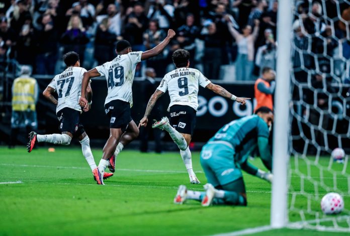 Corinthians x Vitória pelo Brasileirão