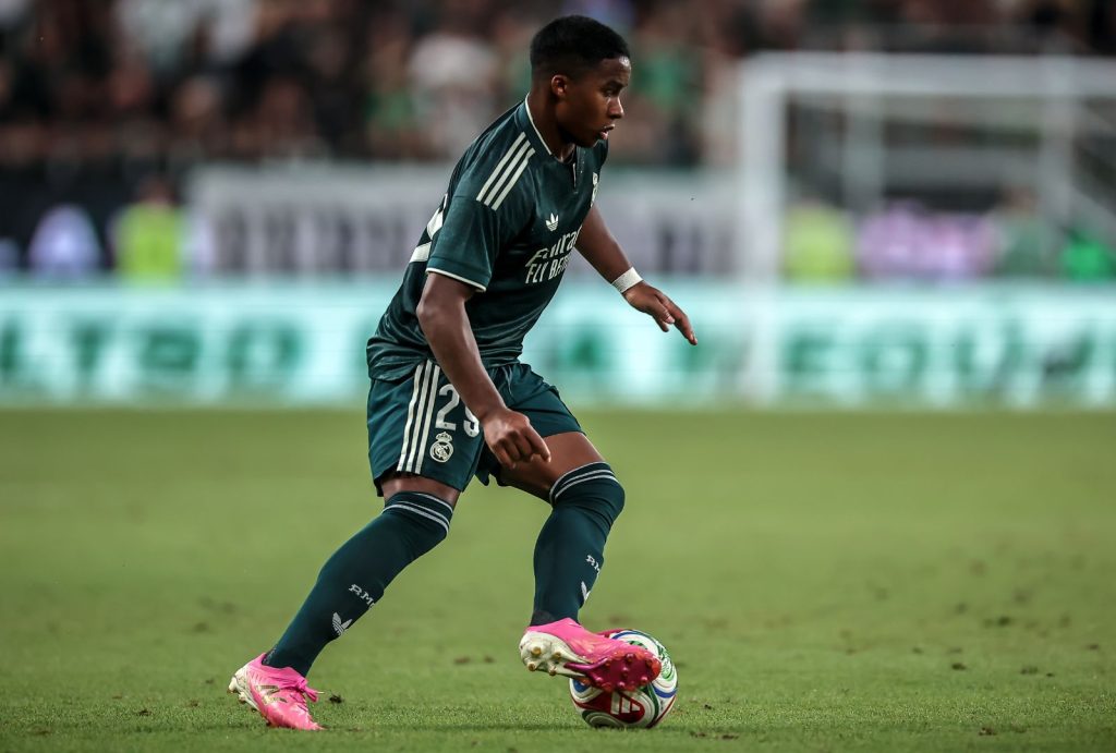 Endrick atuando em amistoso pelo Real Madrid
