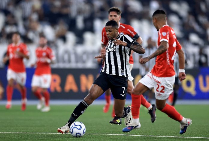 Júnior Santos em Botafogo x Cienciano