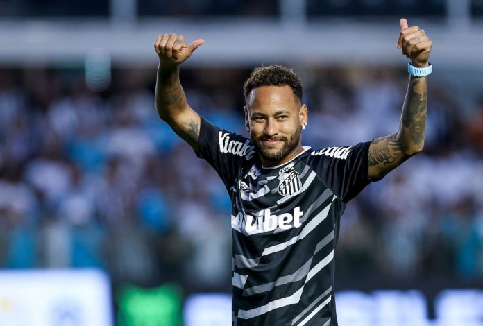Neymar atuando pelo Santos