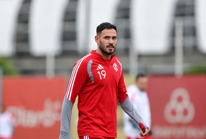 Sanabria em treino pelo Inter